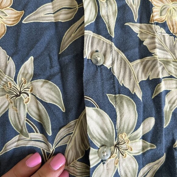 blue hawiian shirt - Picture 3 of 5